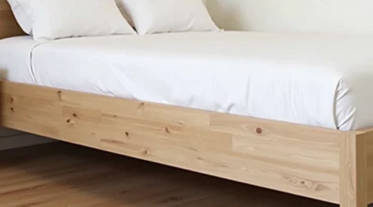 fixer-un-pied-de-lit-sur-un-sommier-guide-pratique